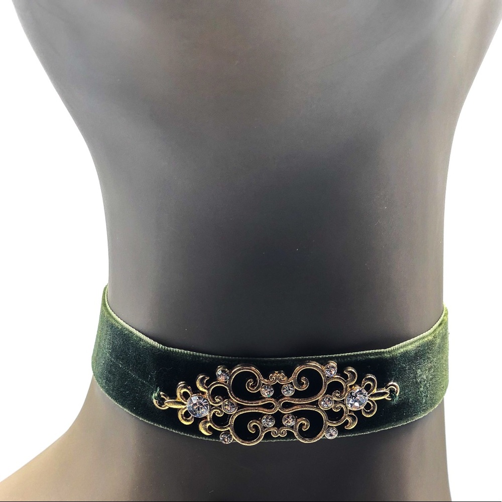 Velvet Choker - Picture 3 of 3